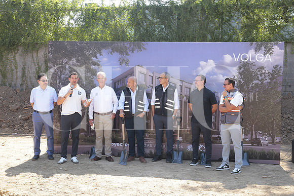 Pedro Garza, Adrian Garza, Gustavo Marcos, Jose Lobaton, Ricardo Lobaton, Bernardo Pozas y Gustavo Marcos 9