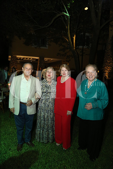 Roberto Lankenau, María del Rosario Elizondo de Lankenau, Berta Alejandra Elizondo y Mercedes Elizondo 1
