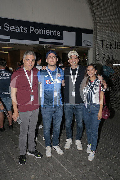 Roberto Montiel, Roberto Montiel, David Rodriguez y Karen Ortiz 2