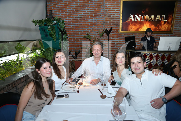 Dana Suárez, Daniela Lobo, Rene Lóbo, Pili de Lobo y Diego Lobo 0