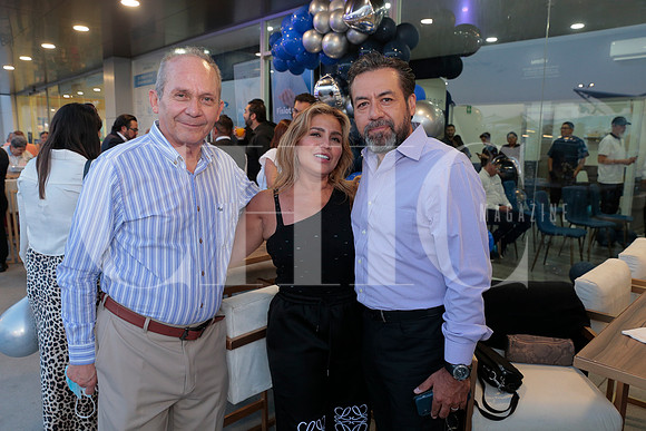 Mario Sosa, Azeneth Gonzalez y Sergio Molina 1