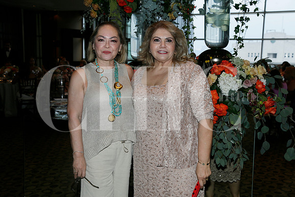 Horetencia Bujanda y Claudia Hernández de Corral