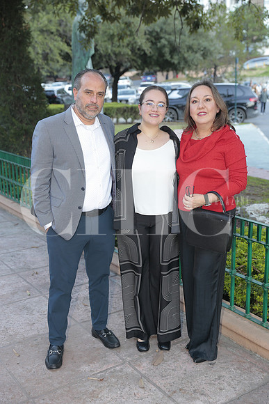 Javier Miranda, Natalia Miranda y Paulina Liñan 2