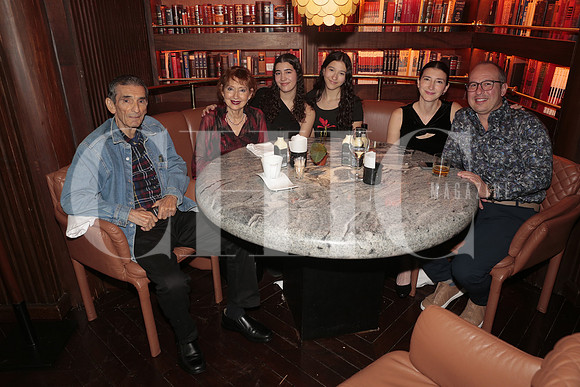 Alfredo Gonzalez, Lupita Montemayor, Gabriela Rodriguez, Mariana Rodriguez, Gaby Gonzalez y Eduardo Rodriguez 4
