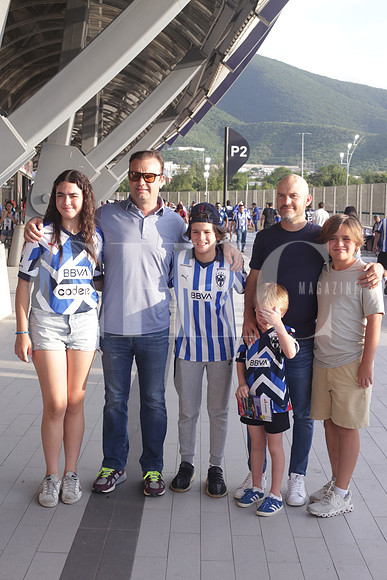 Eugenia Zambrano, Diego Zambrano, Diego Zambrano, Alvaro Zambrano, Alvaro Zambrano, y Teo Zambrano1