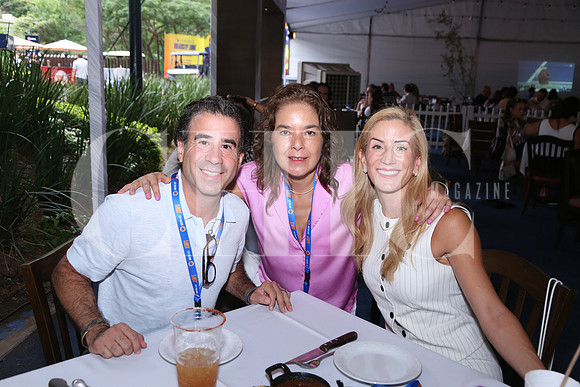 Gonzalo Estrada, Rosenda Martínez y María Garza de Estrada 0