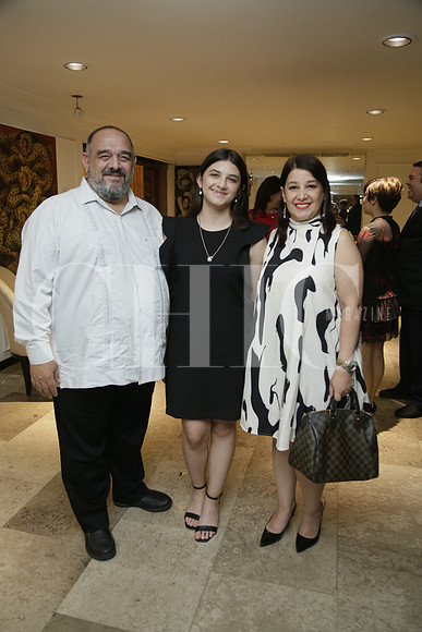 Fernando Alanis, Laura Alanis y Laura Madrigal de Alanis