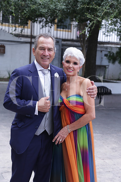 Juan Angel González y Ania Lozano de González ( Papás Novio)2