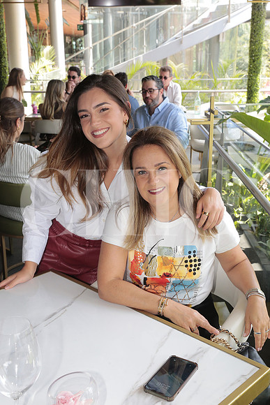 Pily de Ovando y Andrea Canavati 2