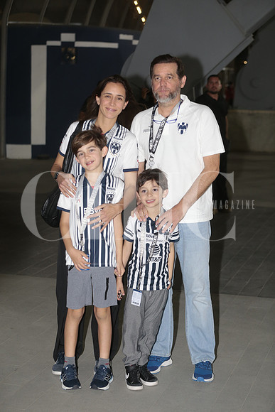 Stephany de Santos, Stephanie Santos, Alejandro Santos y Fede Santos 4