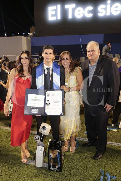Barbara Rodriguez, Iker Martinez, Rosario Parra y Fausto Martinez 2