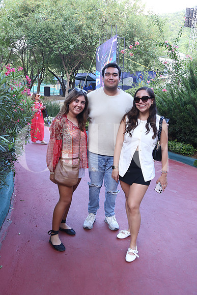 Alejandra Chapa, Alejandro Medrano y Daniela Santa Cruz 0