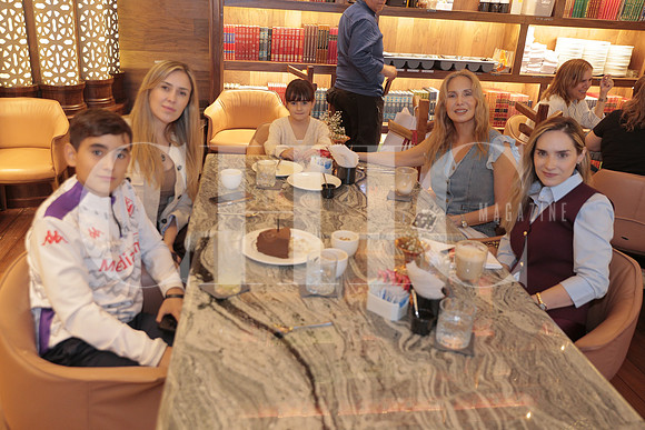Laura Quiroga, Pedro Quiroga, Isabella Mora, Martha Barrera y Paulina Quiroga 5