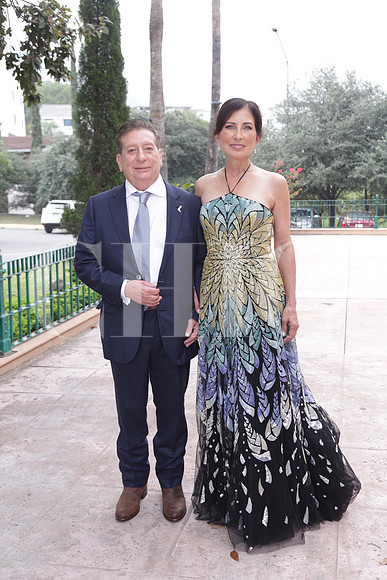 Mauricio Yarte e Irma Garza de Yarte ( Papás Novio)0