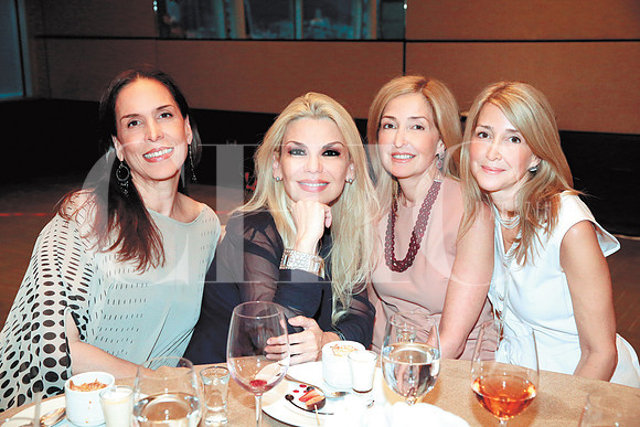 Elsa Blomeyer, Lizy Barrera, Barabara Herrera de Garza y Balbina Herrera