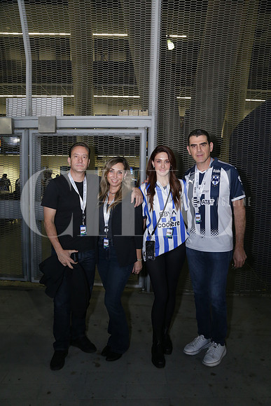 Cesario Beiga, Angeles Treviño, Maru Matar y Juan Iza 0