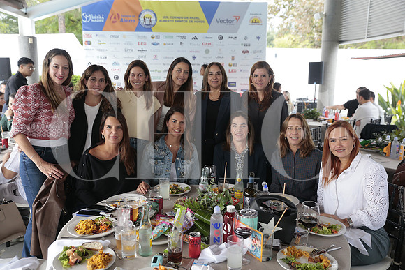 Claudia Lozano, Patricia Maiz, Lucia Hernandez, Nora Rodriguez, Fer Lobeira, Laura Barrera Salinas, Alejandra Franco, Adriana Torres, Carmen Grajeda y Mireya Flores 2