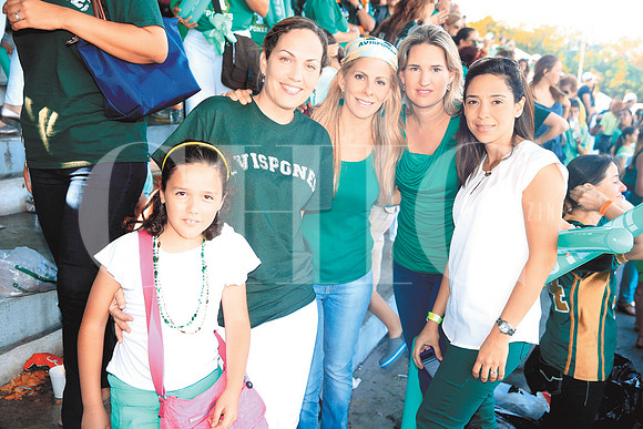 Fernanda Chacon, Rosario Rios de Chacón, Carmen Romero de Nájera, Mónica Castrillón de García y Laura Villarreal de Elizondo