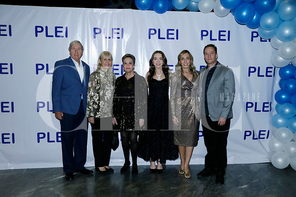 Miguel Treviño, Angeles Garza de Treviño, Martha Caridad, Loretta Veiga, Angeles Treviño y Cesario Veiga (2)