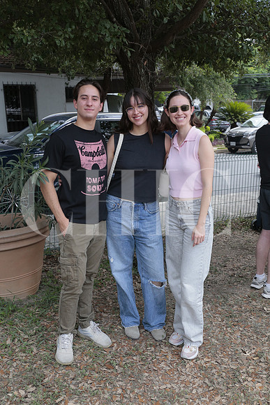 Luis Flores, Camila de la Tijera y Ximena de la Tijera 2