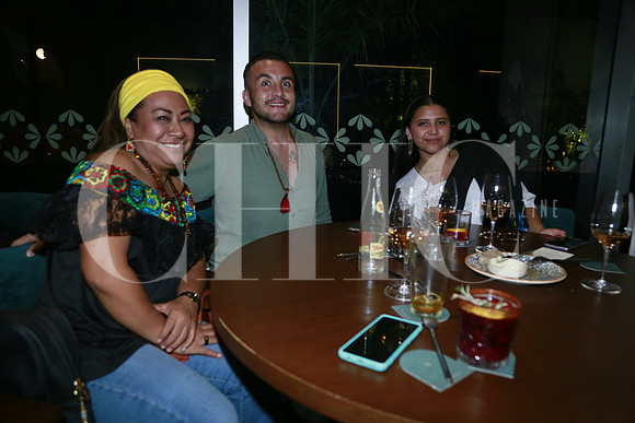 Sury Guzmán, Rodrigo Gualoz y Vianey González (2)