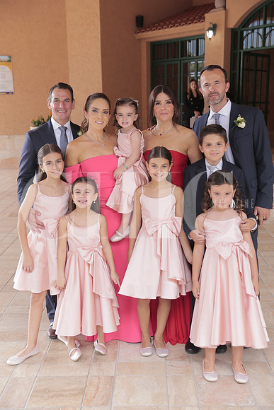 Gus Marcos, Arianne Charur, Sofia Marcos, Sara Marcos, Elena Marcos, Nicole Marcos, Ana Charur, Camille Stevenson Martell Stevenson y Marcelo Stevenson 8