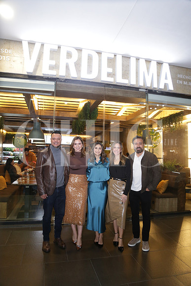 Eduardo Guerrero, Ana Elisa González, Jimena Guerrero, Daniela López y Marco Guerrero 1