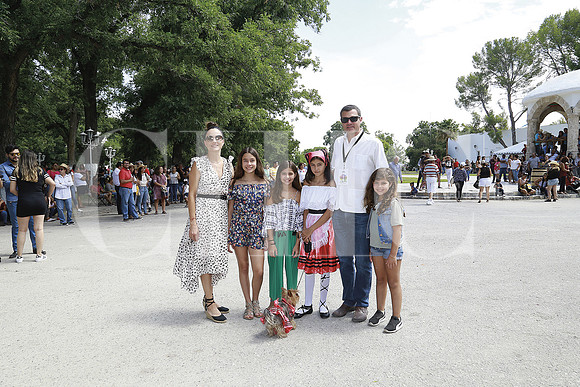Rocío Llanos de Milmo, Alaia Milmo, Alicia Flores, Karina Milmo, Brandon Milmo, Regina Flores y Kaila