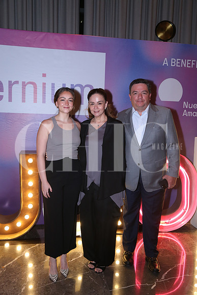 Karla Santos, Samira Barragan de Santos y Jorge Santos 0