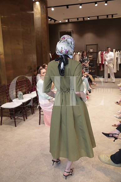 Modelos de Rafa Zuñiga vistiendo Max Mara 45