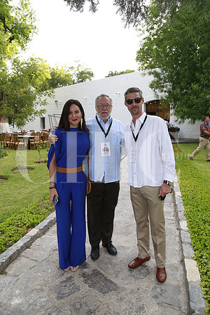 Valeria Milmo, Alberto Milmo y Ruben Flores