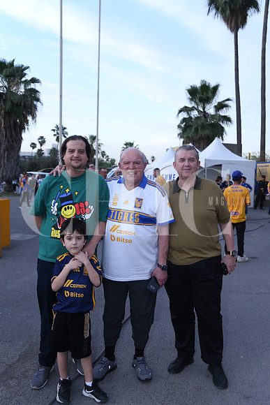 Jorge Cadena, Jorge Cadena, César Cadena y Jorge Vázquez 1