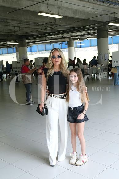 Vicky Zambrano y Aranza Yarte 1