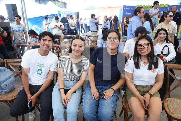 Juan José Ordaz, Dafne Pérez, Anahi Goytia y Yari Venacio 1