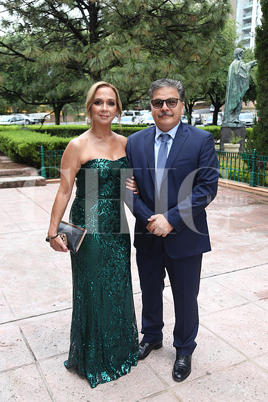 Rossana López de Martínez y Guillermo Martínez 1