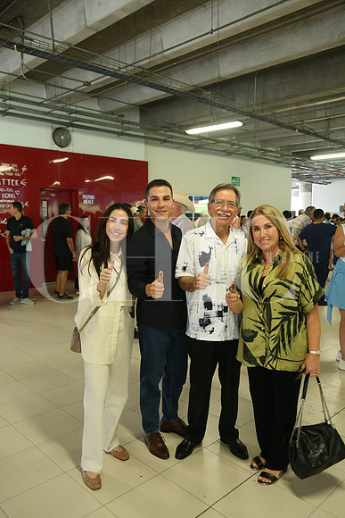 Catalina García, Roberto García, Samuel García y Sylvia Sepúlveda de García1