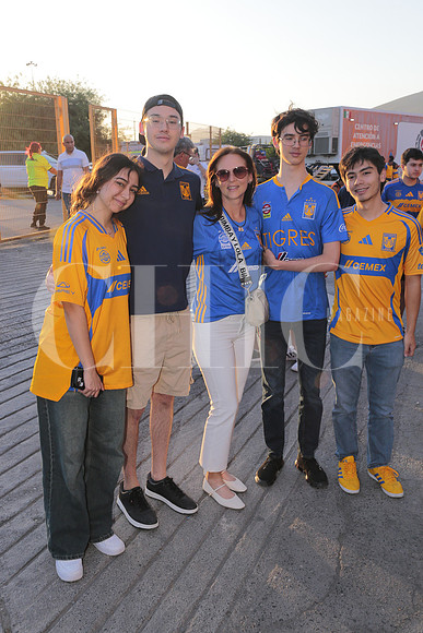 Samantha Gutierrez, Luis Gonzalez, Eloisa Canto, Ricardo Gonzalez y Federico Fernandez 2