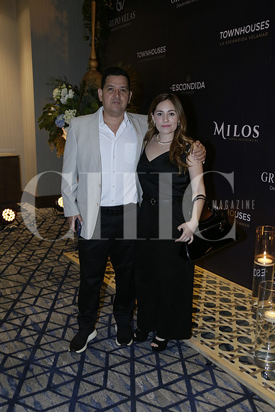 Calos Lozano y Deborah Pierce