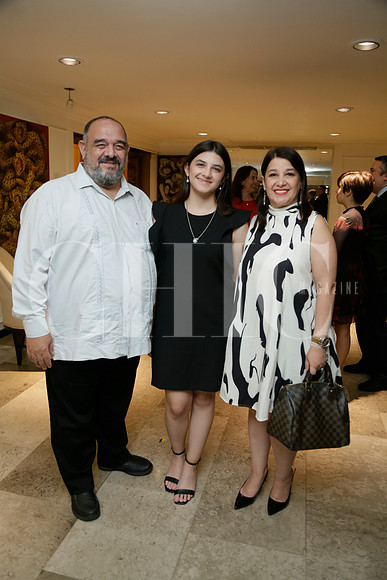 Fernando Alanis, Laura Alanis y Laura Madrigal de Alanis (2)