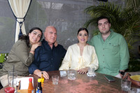 Benazir Lopez, Abigael Lopez, Libia Gonzalez y Rogelio Lopez 4