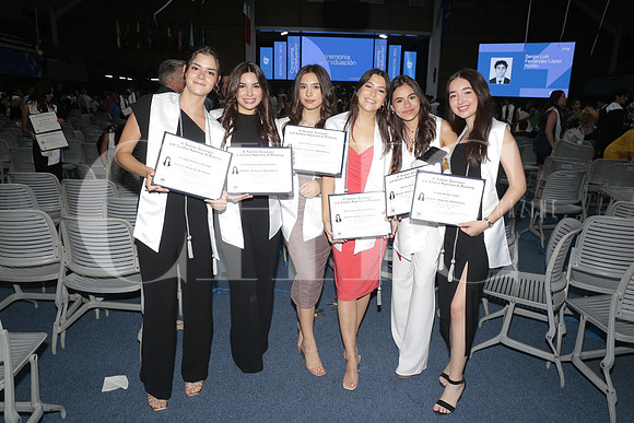Miranda Guadiana, Cristina Quijano, Tania Villarreal, Ana Cristina Llaguno, Pauline Hintze y Regina Santos 2
