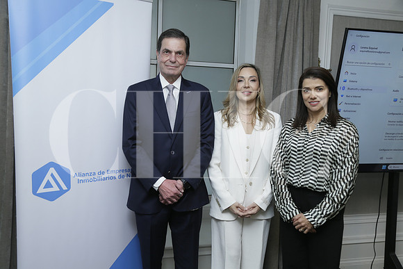 Mauricio Marcos, Janette Lamas de De la Garza y Clara Londoño (3)