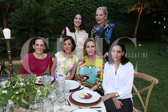 Magdalena Herrera de Calderón, Celina Calderón de Páez, Terín Calderón, Adr¡ana Sánchez de Zepeda, Gachi Calderón de Rubio y Verónica Rojas3