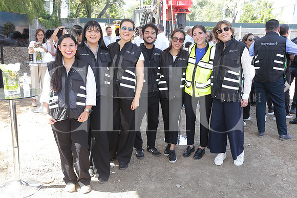 Sofia Can, Karen Ruiz, Marian Lobaton, Pablo Medina, Pity Benitez, Melissa Ochoa y Beatriz Lobaton 2