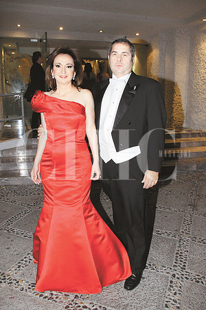 Hilda Garza de Navarro y Eugenio Navarro (papás de la novia)