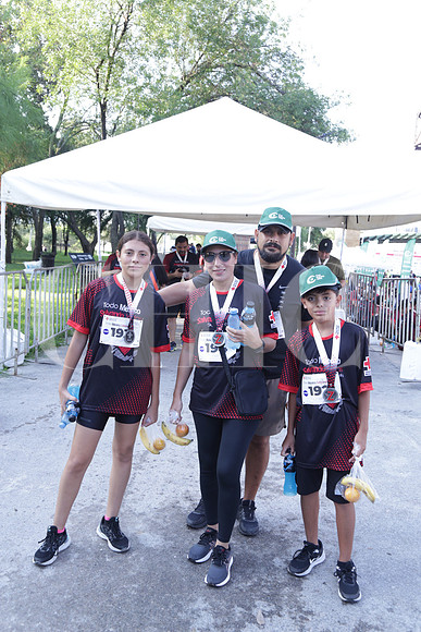 Valeria Luna, Miriam Arriaga, Carlos Luna y Carlos Luna 1