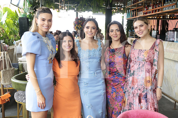 Paola Ruiz, Valeria Serna, Lore Gamez, Megan Dalmau y Ale Maltos 5