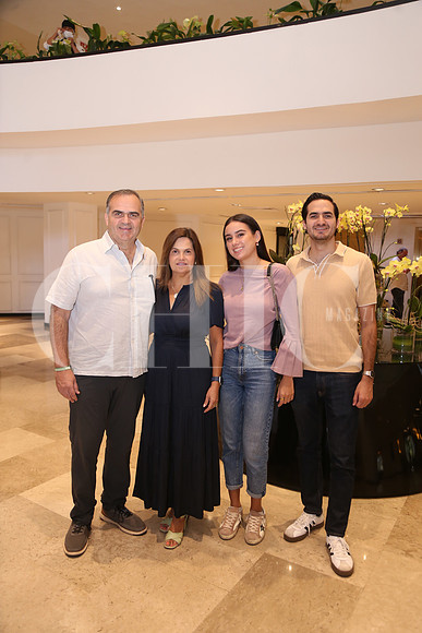 Patricio Canales, Claudia de la Garza, Debany Medina y Gonzalo Canales 1