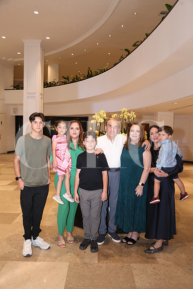 Federico Maldonado, Alana Castro, Brenda González, Jorge Maldonado, Jorge González, María Teresa Cavazos, Katia González y Rodrigo Castro 1
