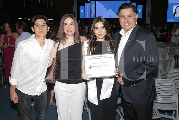 Emilio Quijano, Cristina Martinez, Cristina Quijano y Emiiio Quijano 2